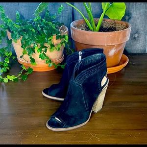 Vince Camuto Block Heel